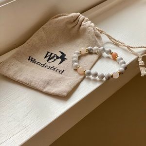 Wanderbird Howlite & Peach Aventurine bracelet.